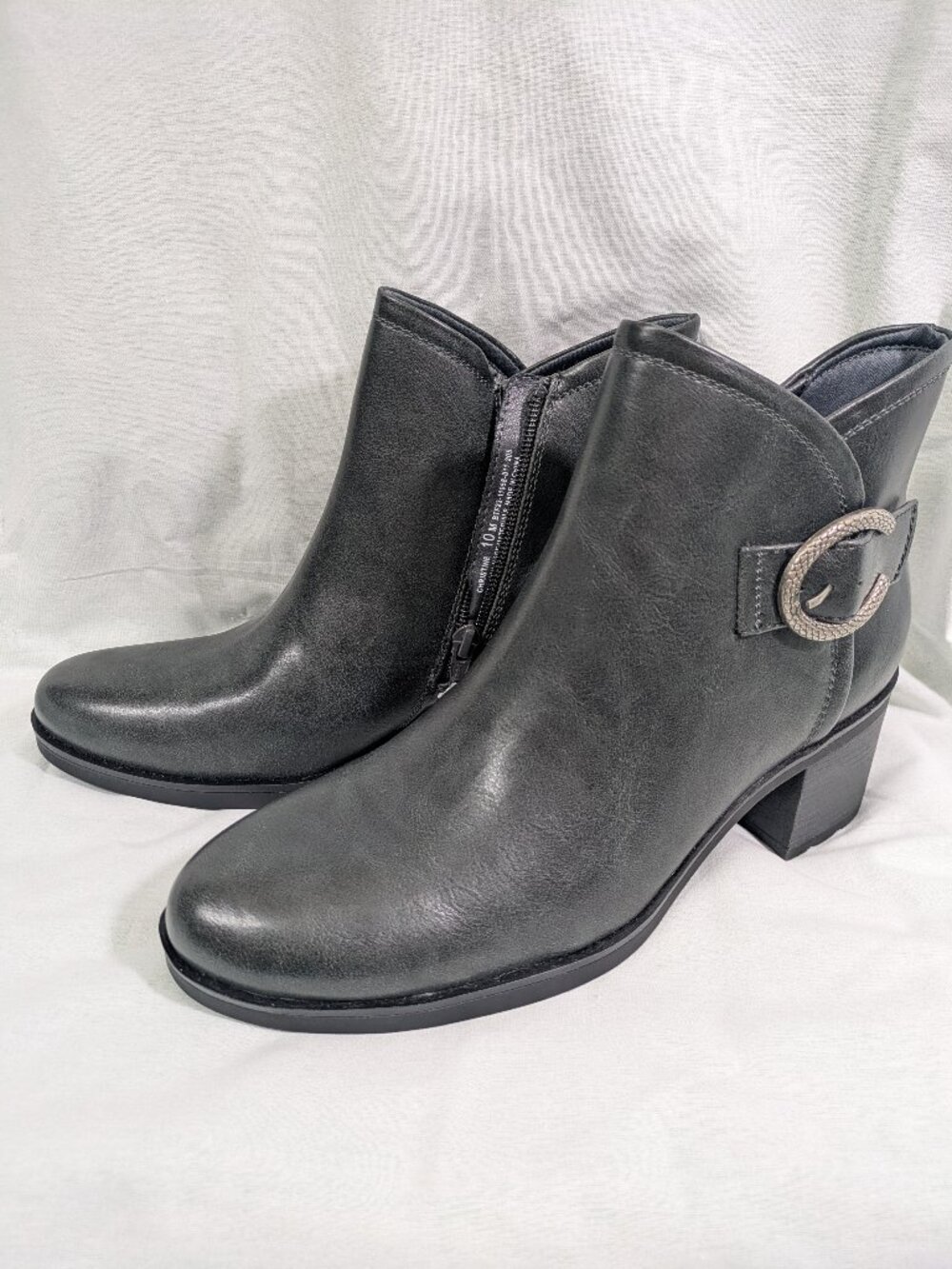 Baretraps Christine Women's Black Zip Bootie Stacked Block Heel Size 10